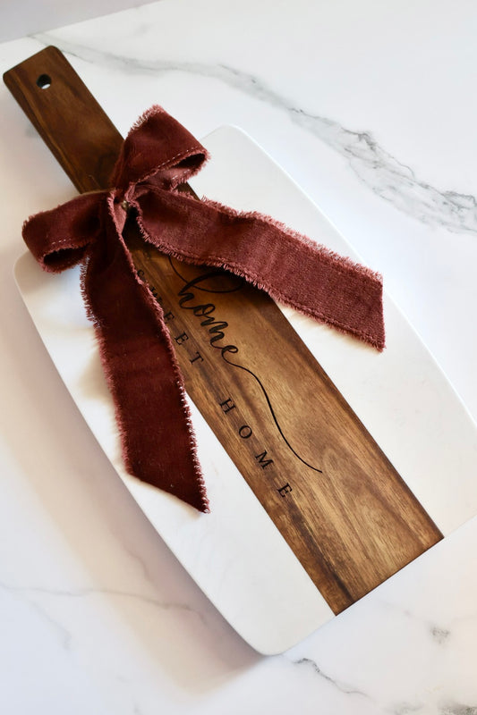 Custom Marble & Acacia Cutting Board – Personalized Gift